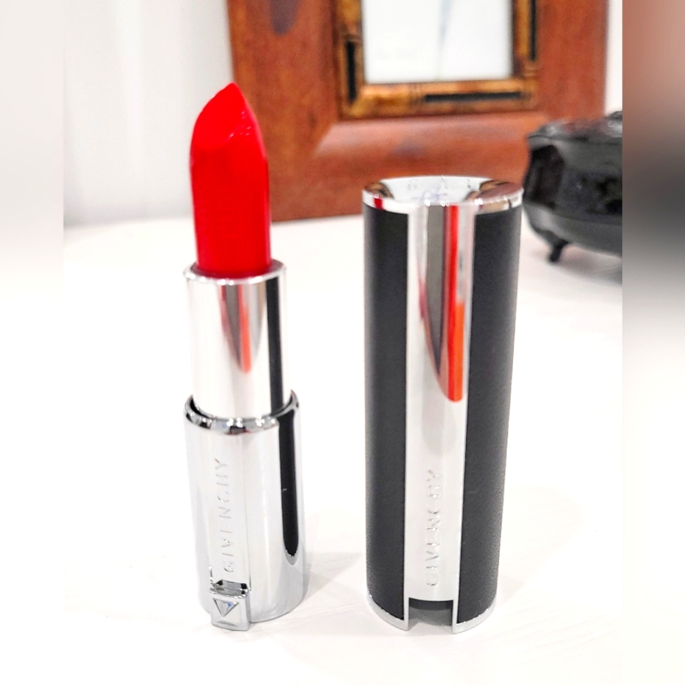 Givenchy Rouge Intense Silk Satin Lipstick N306 Carmin Escarpin & Free Sample